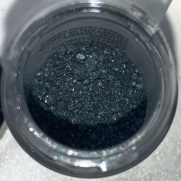 EMERALD DUSK - MAC Pigment - Picture 7 of 17